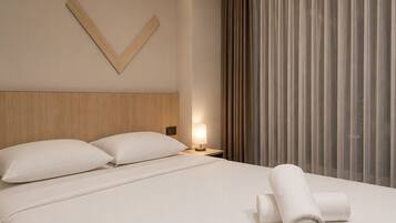 Desk, free WiFi