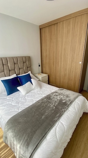 2 Schlafzimmer, Bügeleisen/Bügelbrett, kostenloses WLAN, Bettwäsche