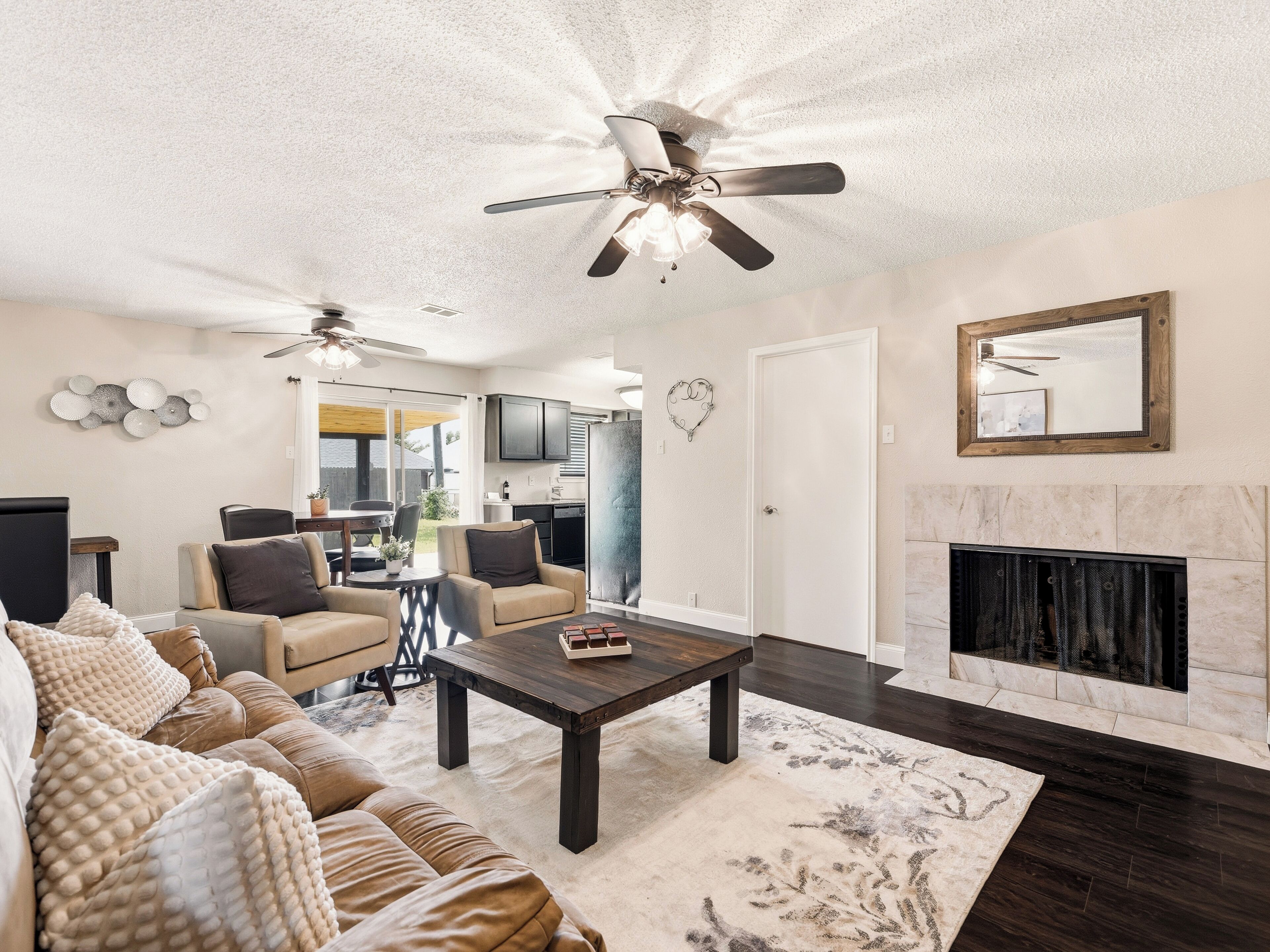 The Cozy Nest / Large Backyard + 2 Queen Beds - Frisco, TX