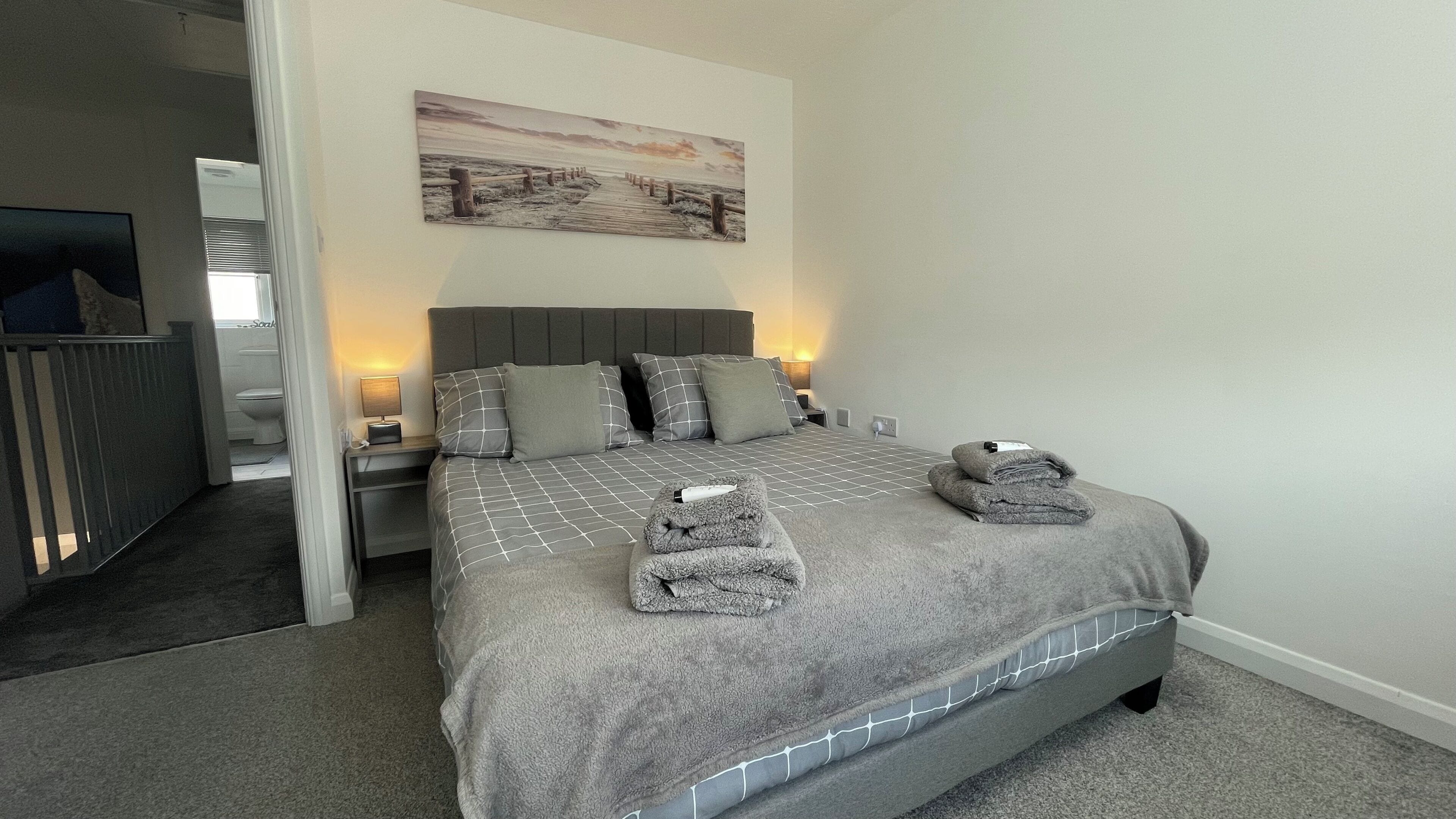 2 bedrooms, iron/ironing board, free WiFi, bed sheets