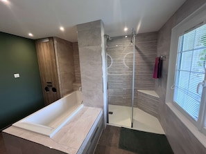 House | 5 bilik tidur, Internet 