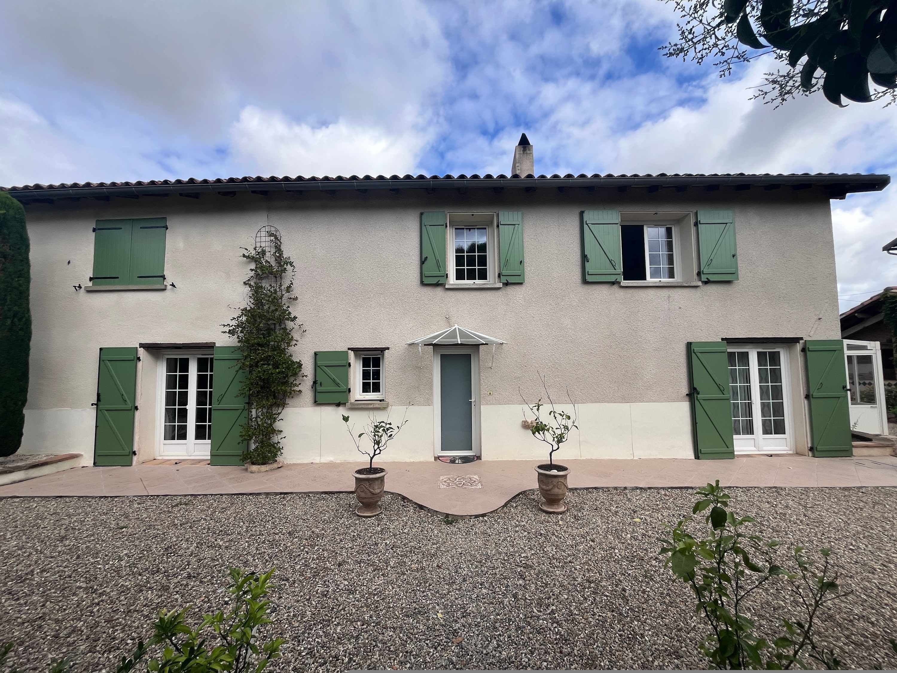 House | 5 bedrooms, Internet