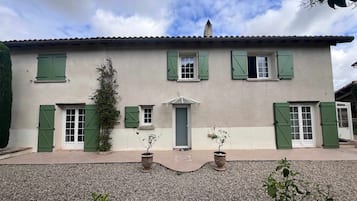 House | 5 bedrooms, Internet