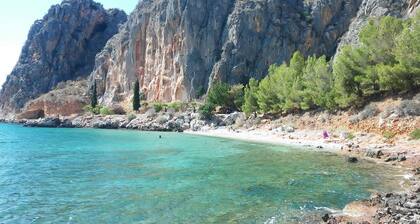 Aithra -a Modern Jewel in a Landscape of Antiquity