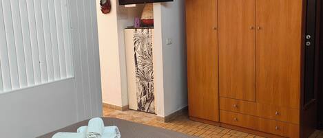 1 bedroom, iron/ironing board, travel crib, free WiFi