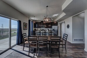 Dining - Executive Stay for Work & Family (Rapid City)