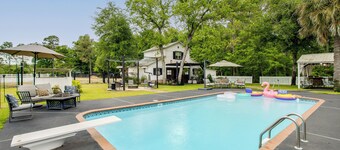 On Horse Farm! Home w/ Gazebo in Aiken