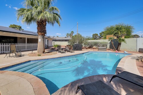 Private Pool & Putting Green: Las Vegas Paradise!