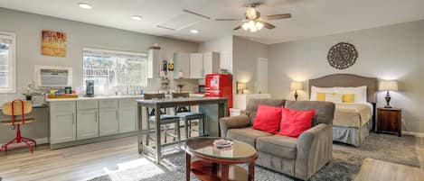 Apartment (0 Bedroom) | Interior