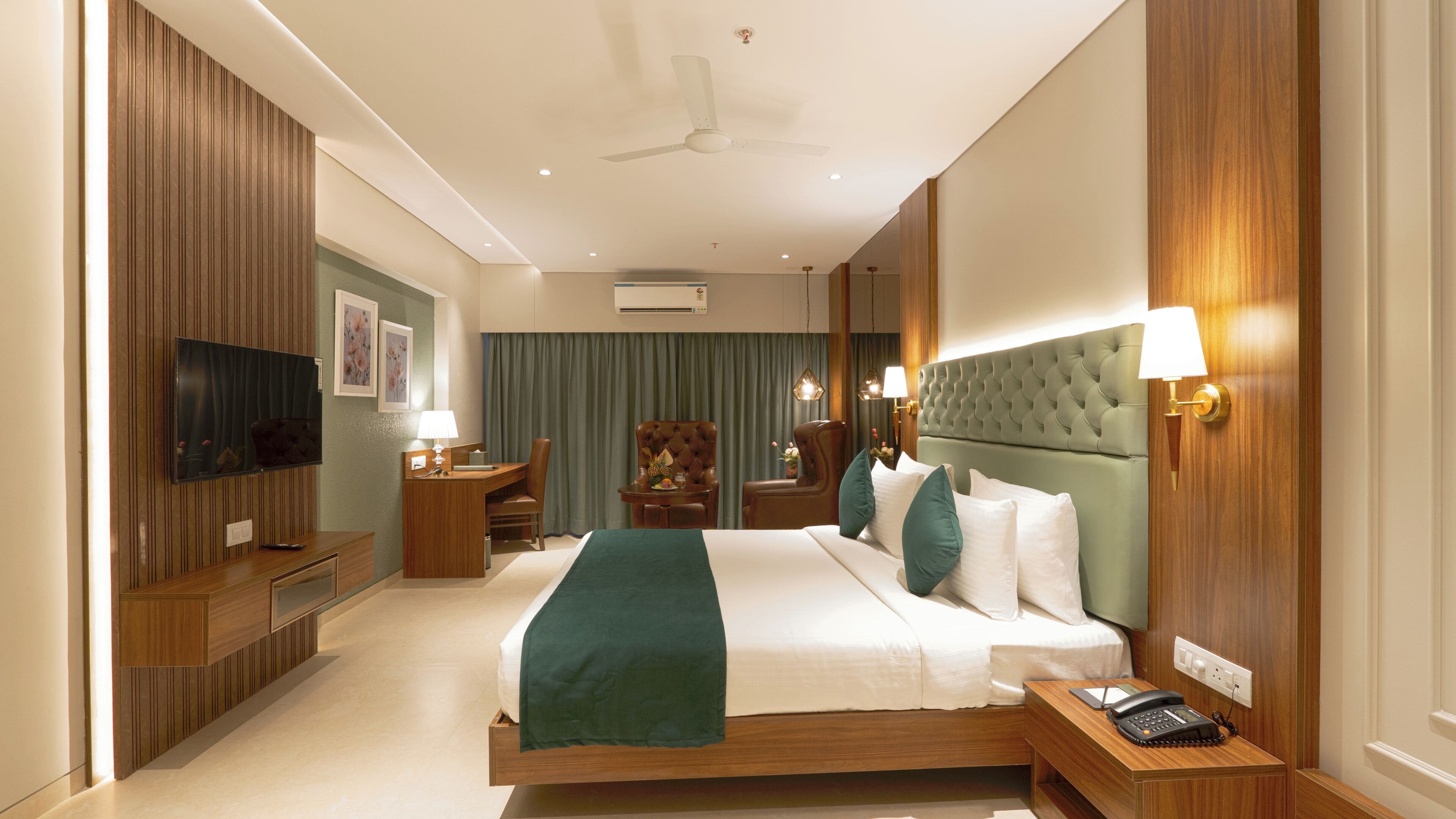 Club Room, City View | Free WiFi