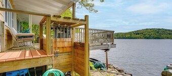 Waterfront Berkshires Studio w/ Dock on Goose Pond
