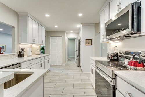 Patio w/ Views! Pet-friendly Keystone Heights Home