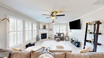 House (4 Bedrooms) | Interior