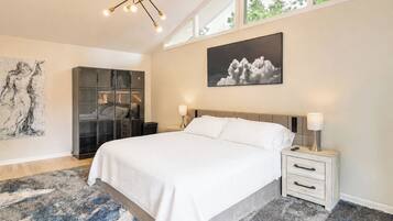 House (5 Bedrooms) | Interior