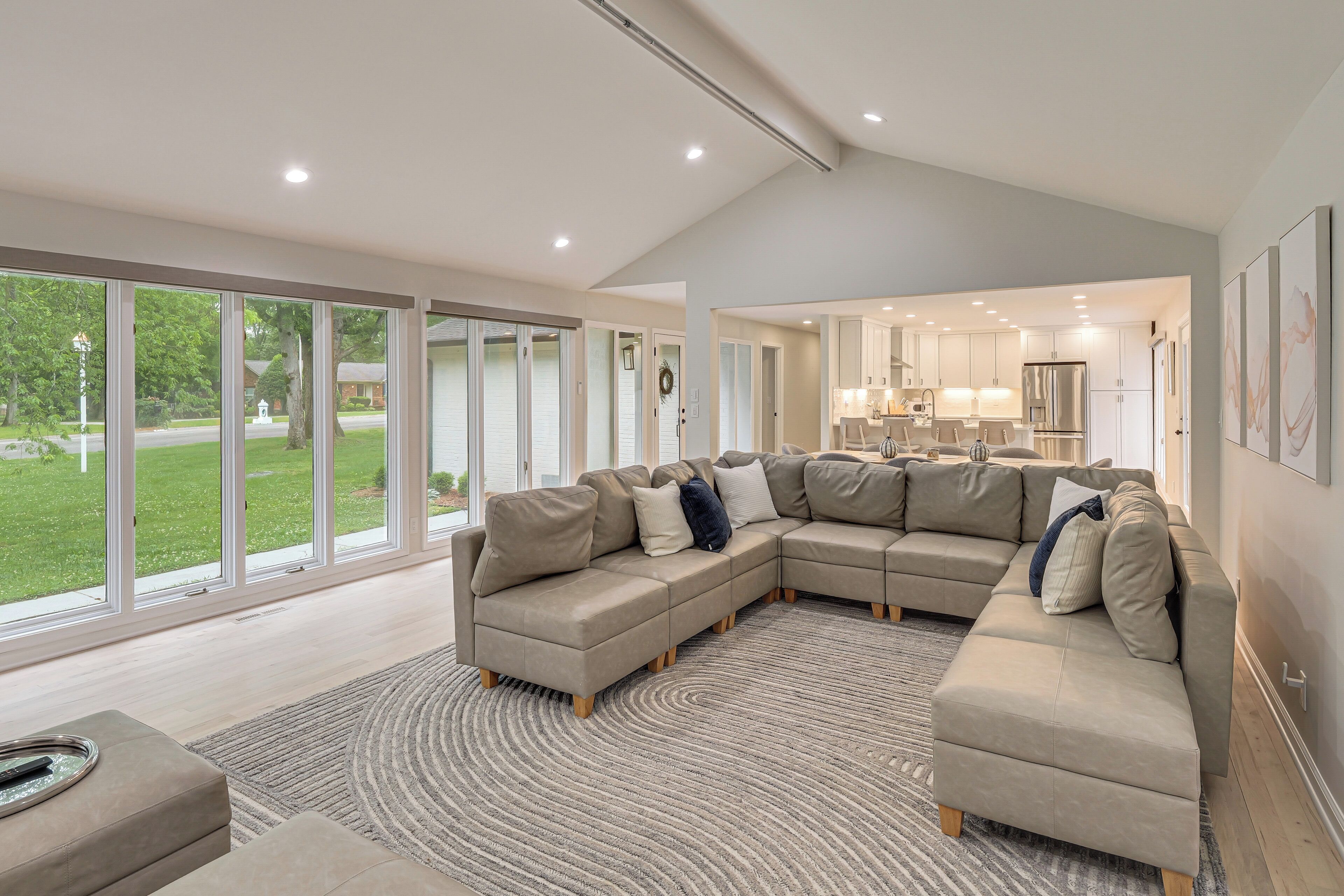 House (5 Bedrooms) | Interior