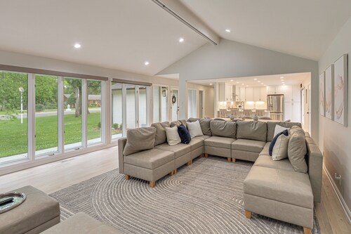 Game Room! Upscale Family Retreat in Murfreesboro