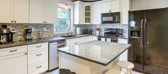 New Listing! Beautiful 4BR Dog-friendly OBX Home