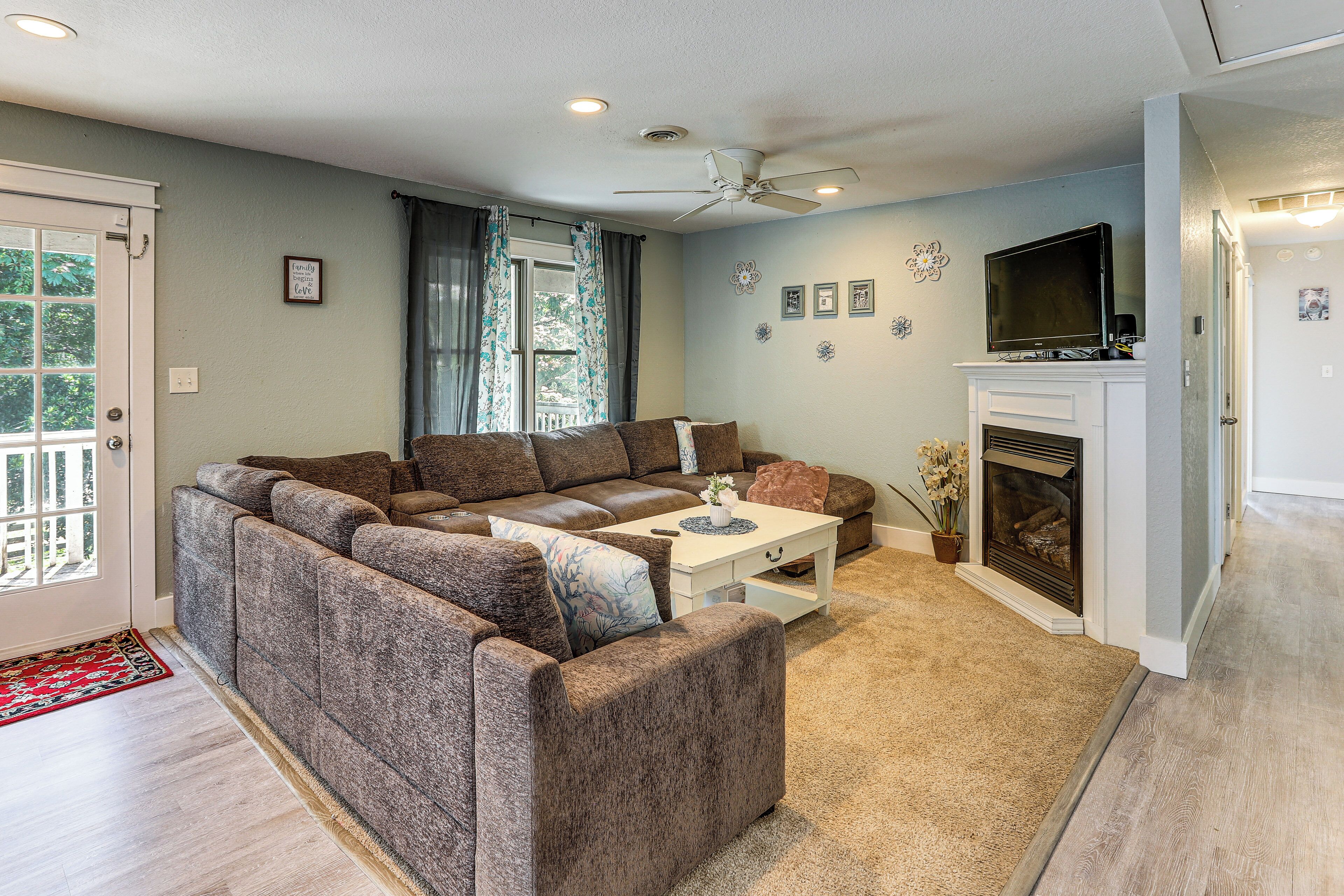 House (4 Bedrooms) | Front of property