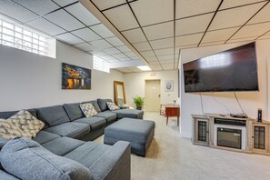 Interior - Work, Play & Explore: 9-unit New Kensington Base (New Kensington)