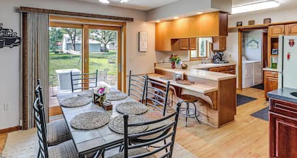 Pet-friendly Exeter Home Near Rte 6 & I-80