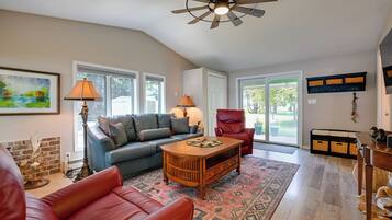 House (2 Bedrooms) | Interior