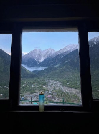 Interior. Ahmed Lodge