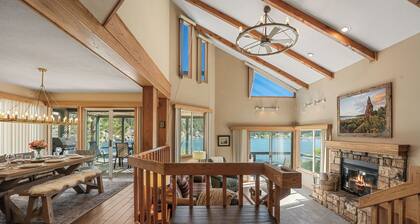 5-STAR Lakefront cabin with AMAZING mountain & lake VIEWS! DOCK & GAME ROOM!