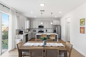 Dining - Theater Room, Game Room & Family Fun near Disney (Davenport)