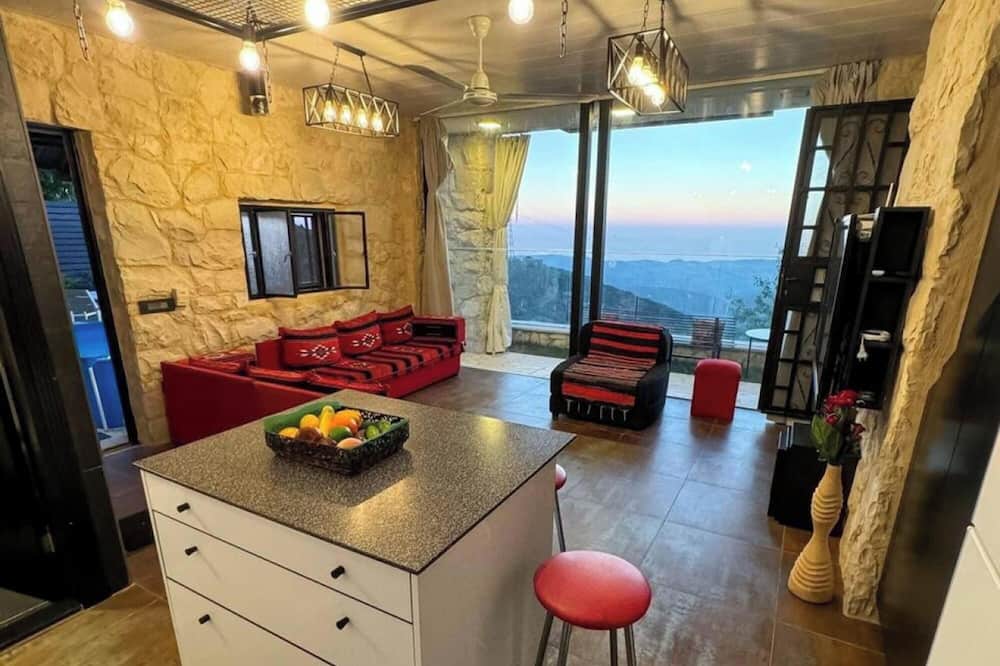 Laylandi Belle Alali Batroun With Tub