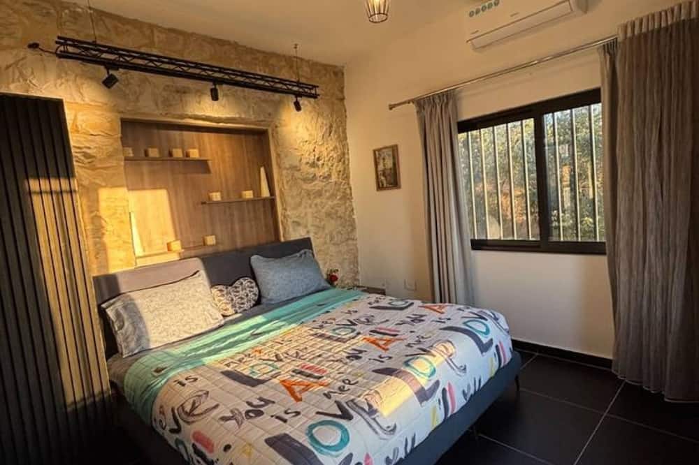 Alali s Guesthouse With tub