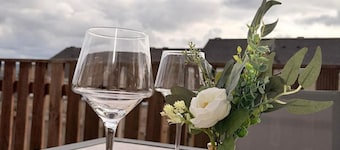 Blackberry House - High Spec Luxury Home with Panoramic Views and Outdoor Dining