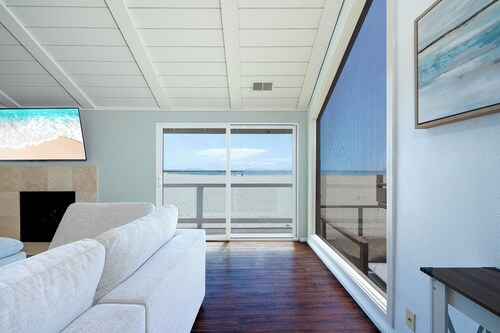 3371O Casa Del Mar - Oceanfront 4BR/3BA Beachfront Retreat in Hollywood Beach