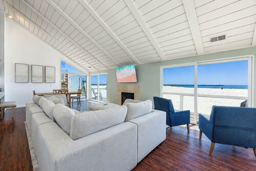3371O Casa Del Mar - Oceanfront 4BR/3BA Beachfront Retreat in Hollywood Beach