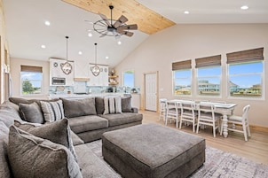 House, 3 Bedrooms | Living area | Smart TV, streaming services