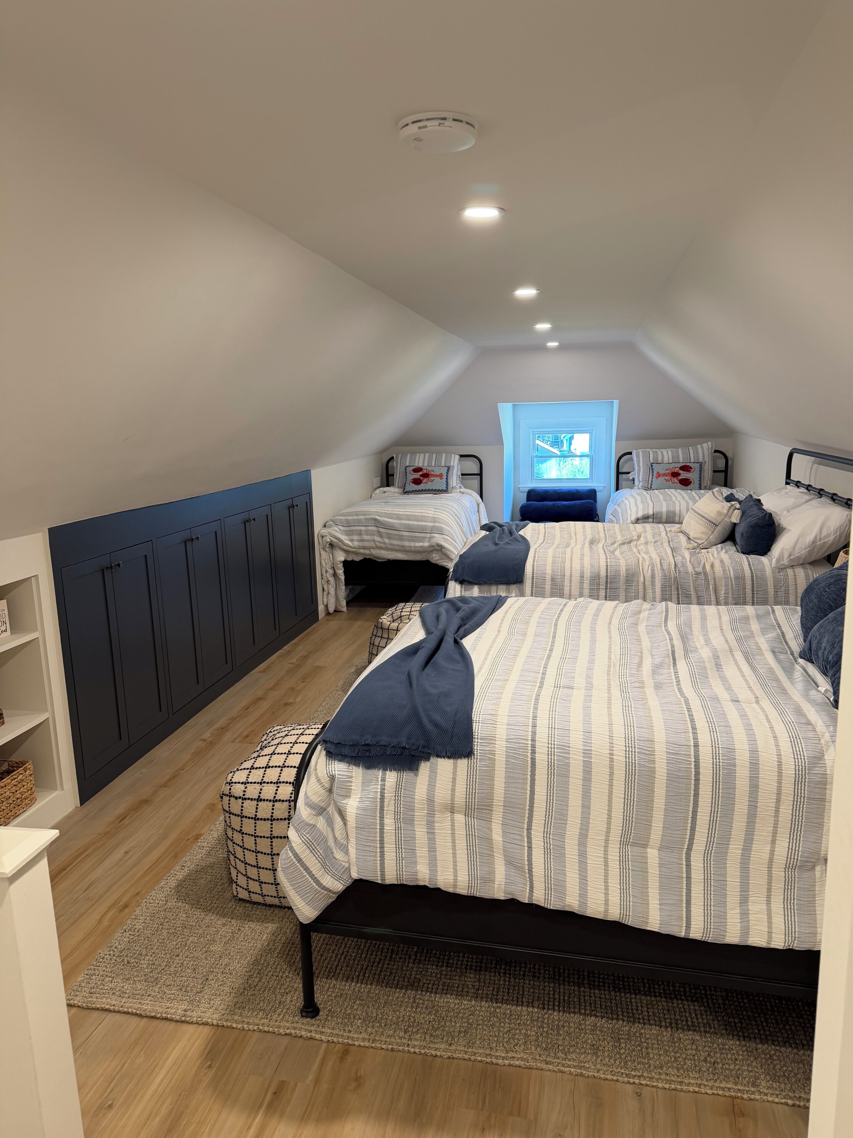 4 bedrooms, iron/ironing board, WiFi (free)