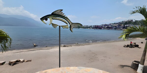 Beach nearby, white sand - Hostal el Talpetate San Pedro la Laguna (San Pedro La Laguna)