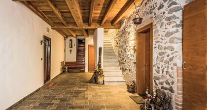 Lovely apartment for 6 people with WIFI and TV