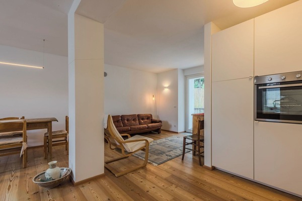 Flooring, Fussboden, Interior Design, Holzboden, Wand, Holz, Decke, Möbel, Laminatboden, Zimmer