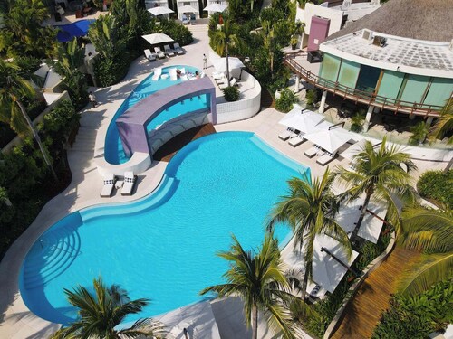 Elegance - Jungle meet with private pool (heated)