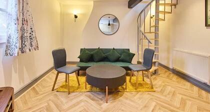 Apartment Sleeps 8 With Wifi