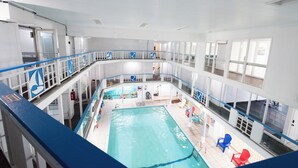 Innendørsbasseng