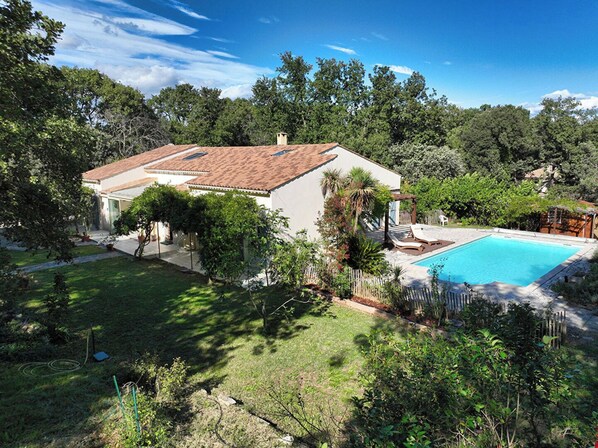 Exterior - Vrbo Property (Saussines)