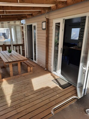 Outdoor dining - Vrbo Property (Saint-Hilaire-de-Riez)