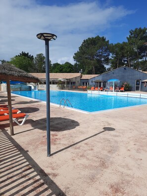 Pool - Vrbo Property (Saint-Hilaire-de-Riez)