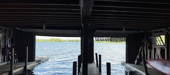 Lake Winnipesaukee Cottages at Cove Point Family Retreat