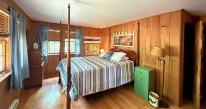 Lake Winnipesaukee Cottages at Cove Point Family Retreat