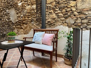 Outdoor dining - Vrbo Property (Tarragona)