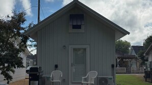 Exterior - River and Refuge Retreat!!!!Cozy 2-bedroom cottage in delightful Columbia NC (Columbia)