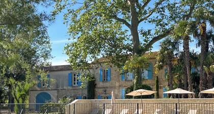 Mas Dou Rose, farmhouse with swimming pool near Alpilles