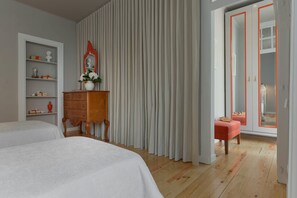 1 bedroom, iron/ironing board, free WiFi, bed sheets - Rua São Mamede - Heart of Lisbon (Lisboa)